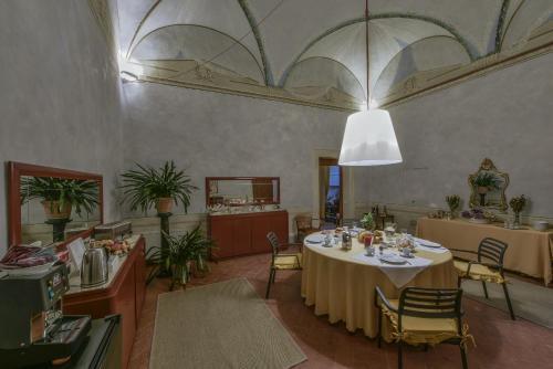 Torre Dei Lari Residenza D'epoca Bed and breakfast
