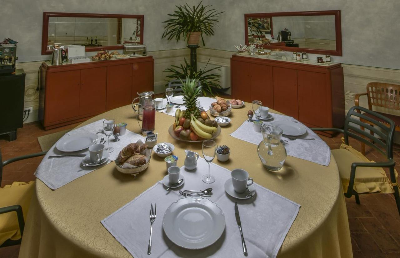 Torre Dei Lari Residenza D'epoca Bed & Breakfast Firenze